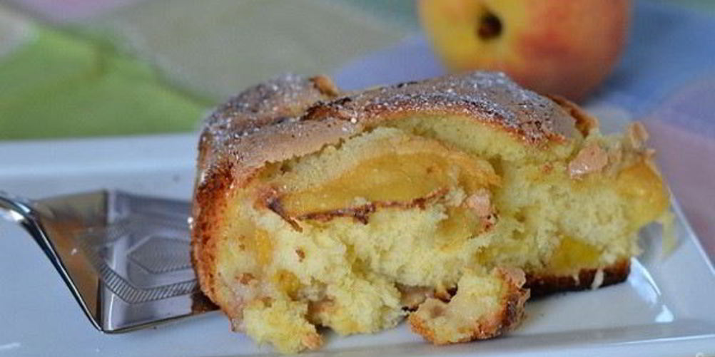 Как приготовить шарлотка с персиками