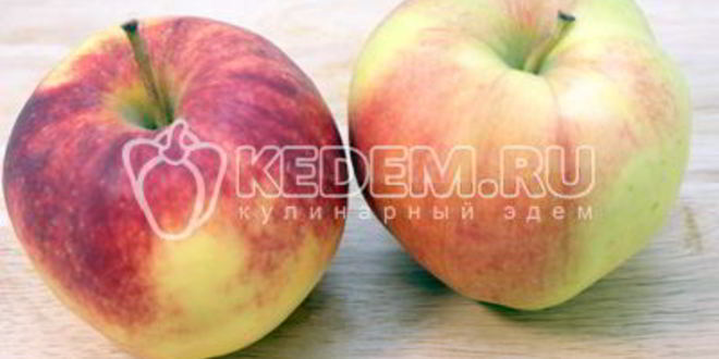 Рецепт шарлотка с яблоками и ягодой