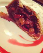 Штрудель с вишней