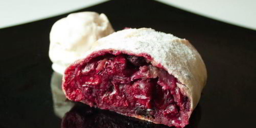 Как приготовить вишневый штрудель