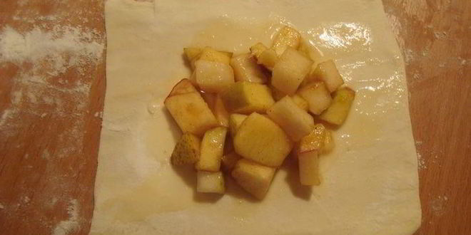 Рецепт слоеные конвертики с яблоками и грушами
