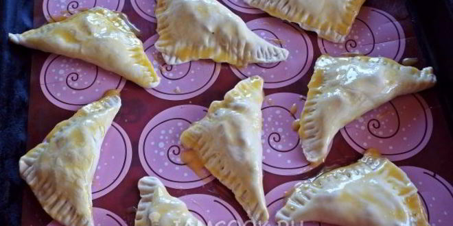 Рецепт слойки из бездрожжевого слоеного теста с ветчиной