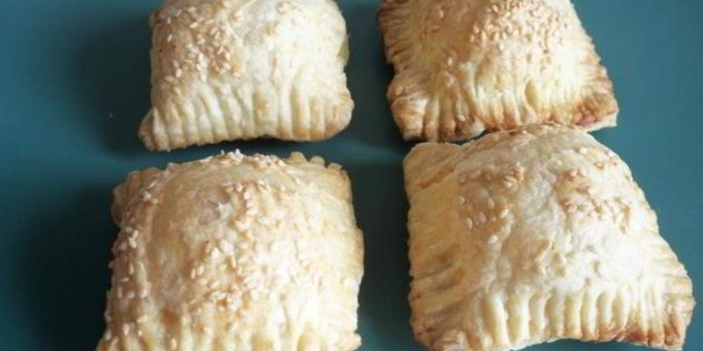 Как приготовить слойки из готового дрожжевого теста