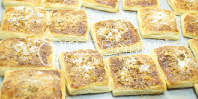 Рецепт слойки из слоеного теста ореховые