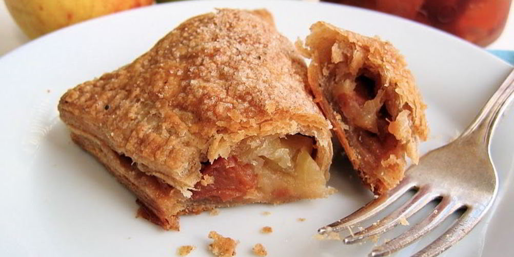 Рецепт слойки с кунжутом и клюквой