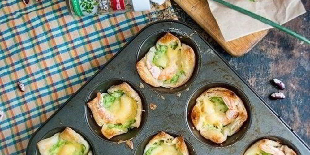 Как приготовить слойки с брокколи и креветками