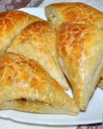 Слойки с горбушей и яйцом