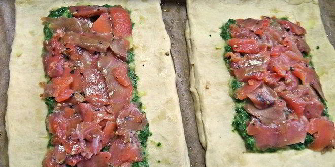 Рецепт слойки с картошкой и лососем