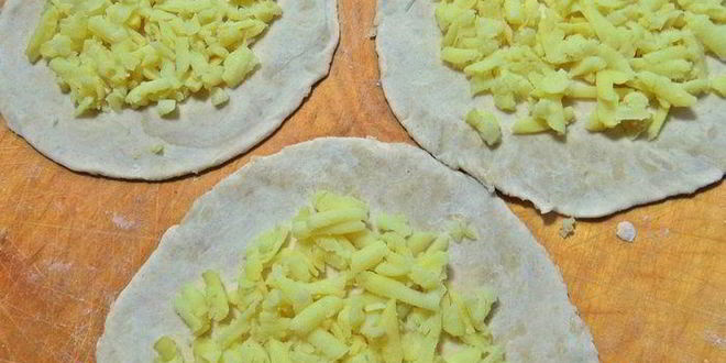 Рецепт слойки с картошкой и лососем