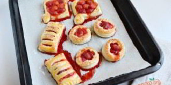 Рецепт слойки с клубникой