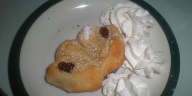 Рецепт слойки с кунжутом и клюквой