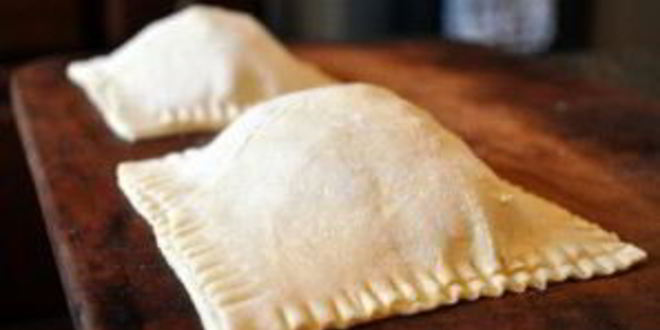 Рецепт слойки с курицей и сыром