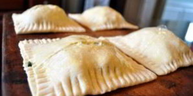 Рецепт слойки с курицей и сыром