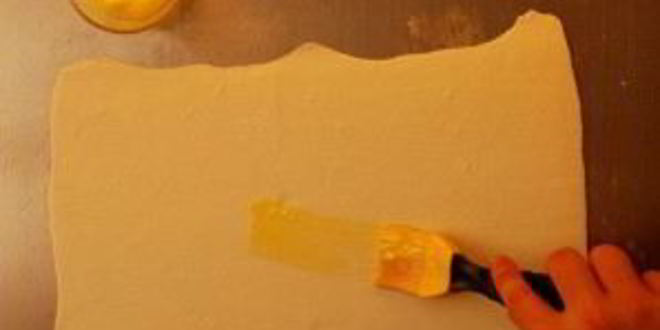 Рецепт слойки с сыром и маком