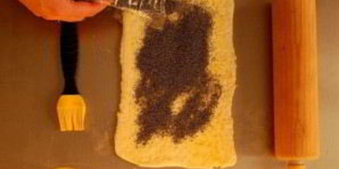 Рецепт слойки с сыром и маком