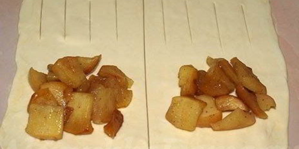 Как приготовить слойки с яблоками и корицей