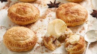 Рецепт Слойки с яблоком и корицей