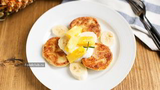 Рецепт Банановые сырники с ананасами