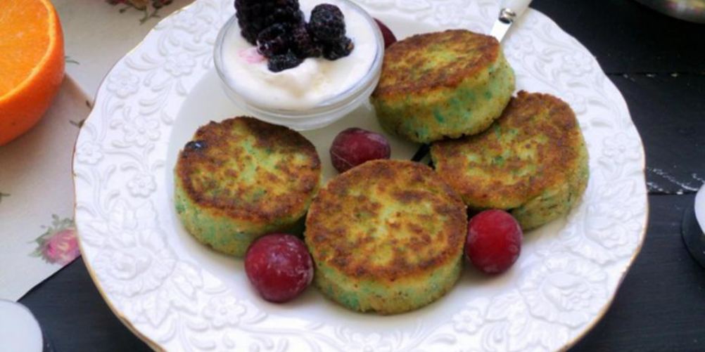 Как приготовить кокосовые сырники в панировочных сухарях