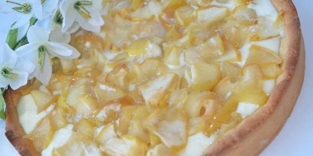 Как приготовить песочный творожник с яблочной начинкой