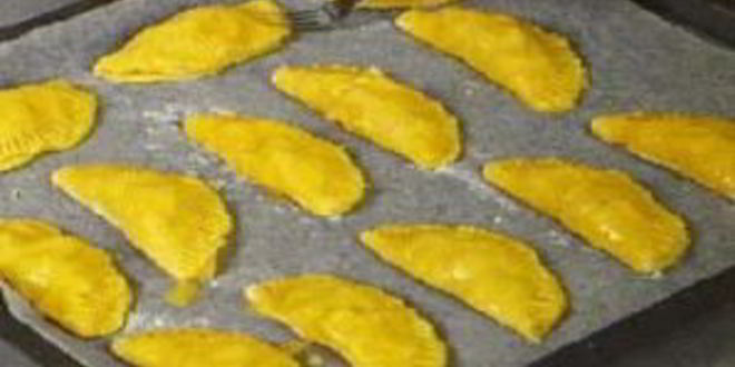 Рецепт сочни с яблоками