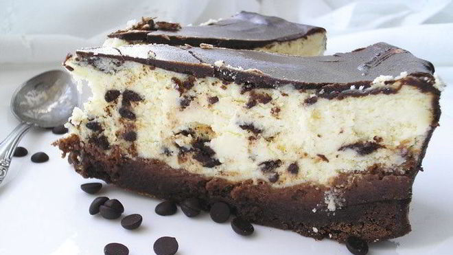 Рецепт Сырник с шоколадными каплями и брауни