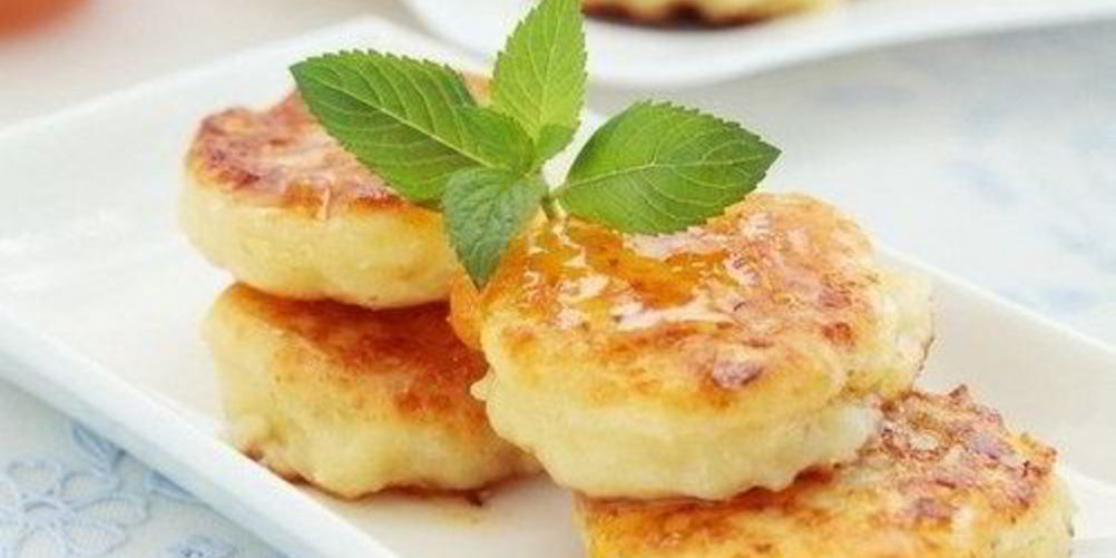 Как приготовить сырники диетические из творога с изюмом