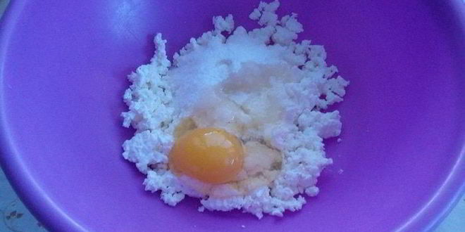 Рецепт сырники с бананом и клюквой