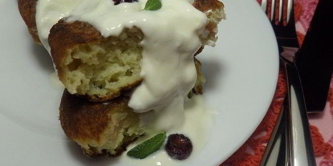 Рецепт сырники с бананом и клюквой