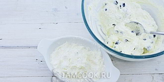 Рецепт сырники с черной смородиной