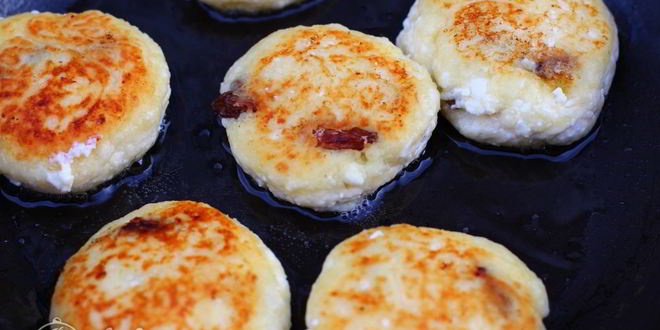 Рецепт сырники с изюмом и манкой