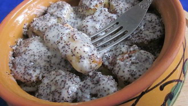 Рецепт Сырники с маковым соусом
