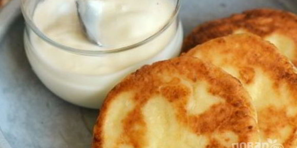 Рецепт низкокалорийные сырники с яблоками и корицей