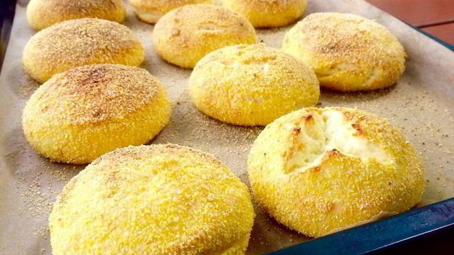 Рецепт Сырники в духовке с кукурузной корочкой