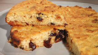 Рецепт Творожник с миндалем и вяленой вишней