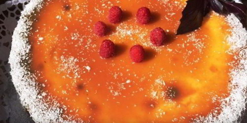 Как приготовить творожник с ягодной прослойкой и соленой карамелью