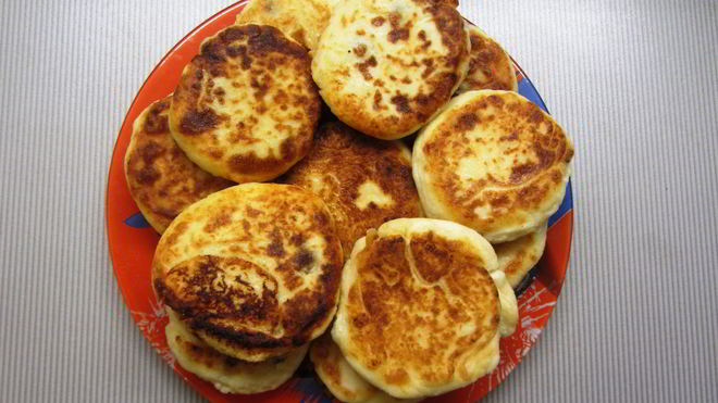 Рецепт Творожные сырники с изюмом