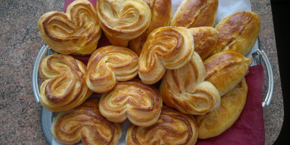 Как приготовить дрожжевое тесто на пирожки и булочки