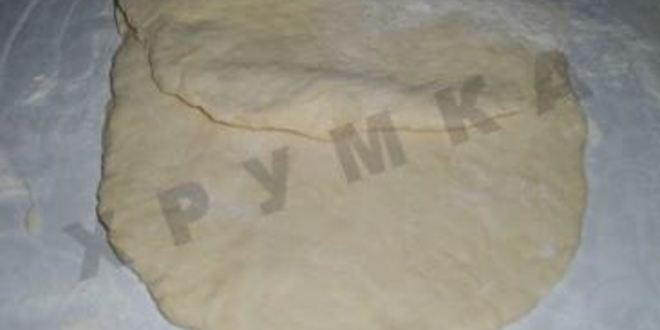 Рецепт пресное тесто для пирожков и ватрушек на кефире без дрожжей