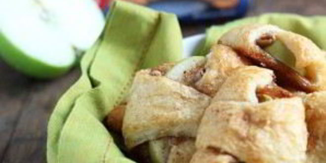 Рецепт выпечка с яблоками из слоеного теста