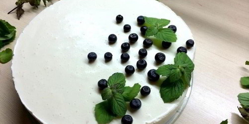 Как приготовить бисквитно-фруктовый торт без выпечки