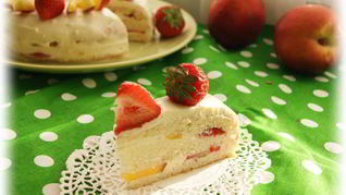 Рецепт Бисквитный фруктовый торт со сливочным кремом к празднику День семьи, любви и верности