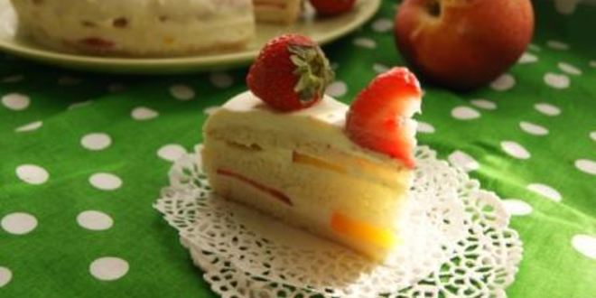 Рецепт бисквитный фруктовый торт со сливочным кремом к празднику день семьи, любви и верности