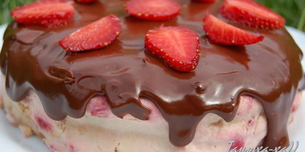 Как приготовить клубничного мини-тортик