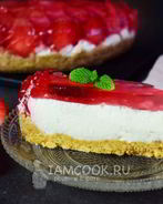 Клубничный торт без выпечки