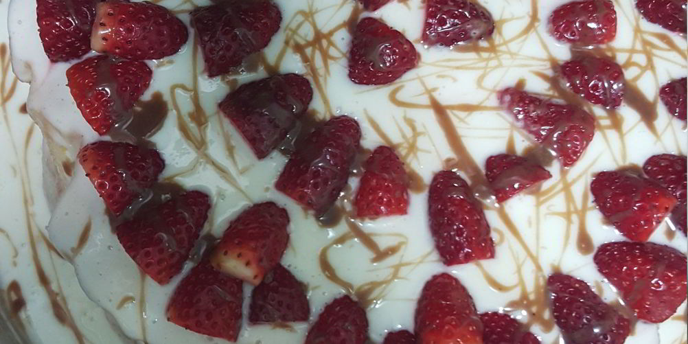 Рецепт клубничный торт без выпечки