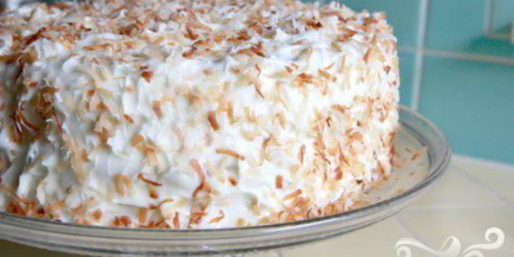 Как приготовить кокосовый торт со сливочной начинкой