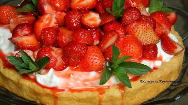 Рецепт Летний торт с клубникой и йогуртом