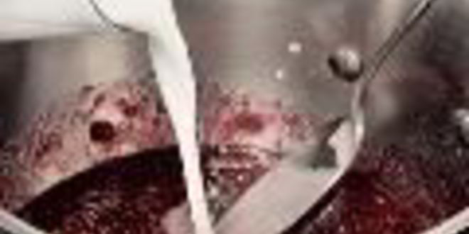 Рецепт миндальный торт с малиной