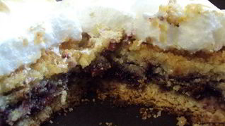 Рецепт Нежный песочный торт с белковым кремом